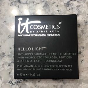 IT Hello Light Creme Illuminator